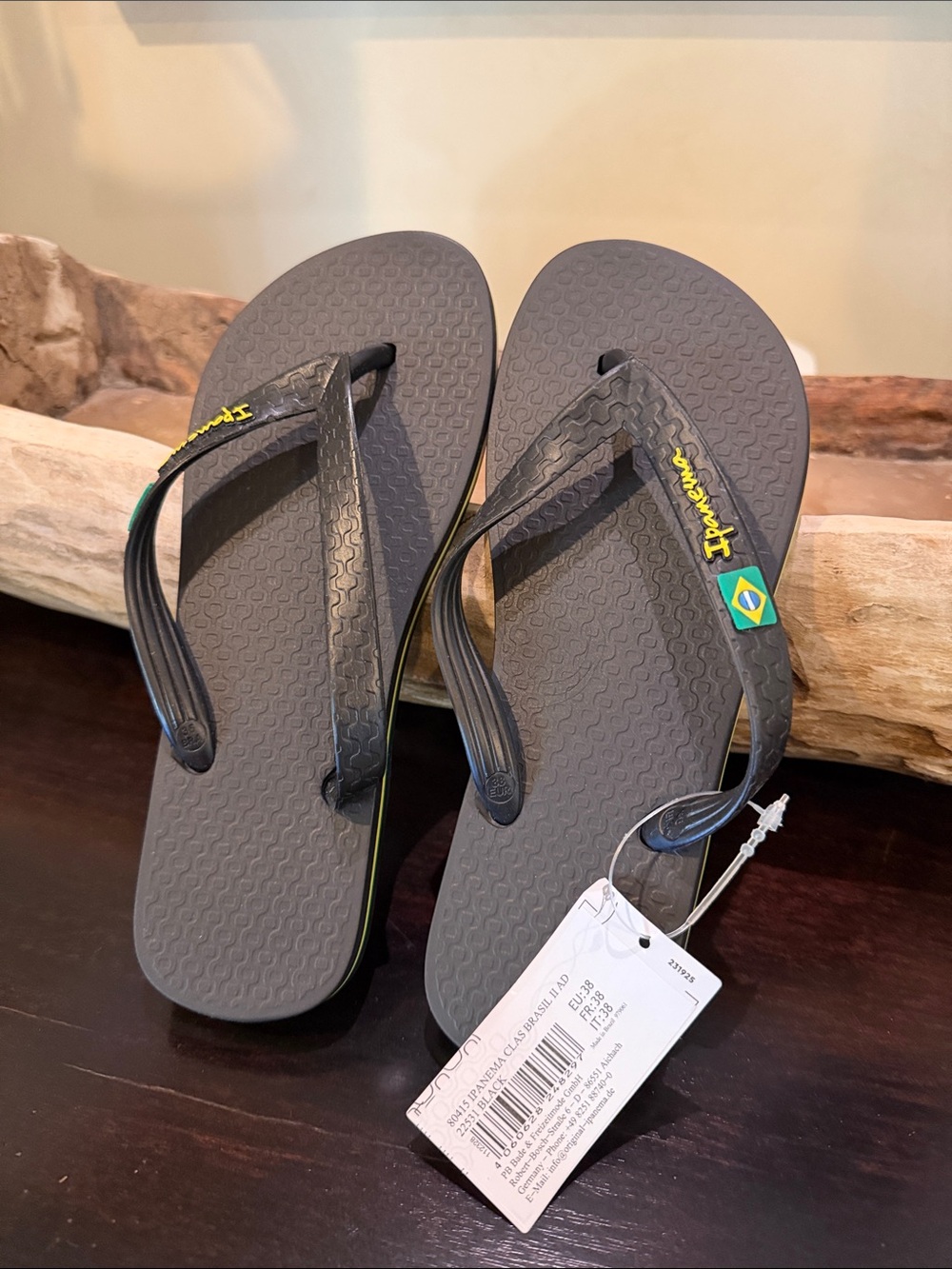 Ipanema Flip Flops  NWT